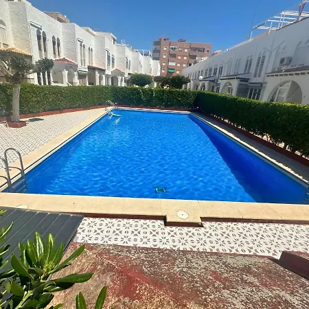 Bungalo En La Mata En Urbanizacion Con Piscina *