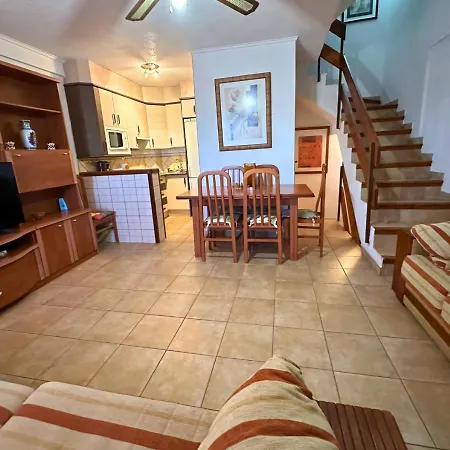 Дом отдыха Bungalo En La Mata En Urbanizacion Con Piscina